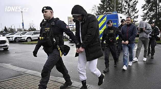 Brankář Kalina z korupční kauzy vystoupil z FAČR, odvolací komise přerušila řízení
