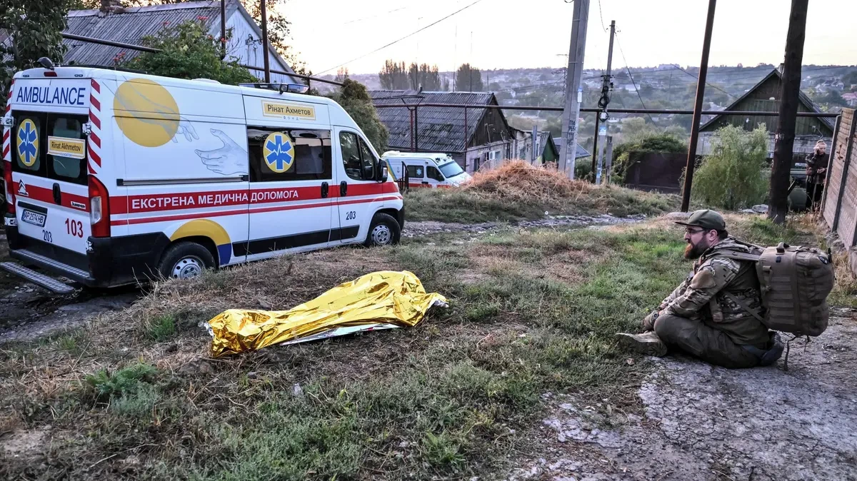 Ruský nálet zabil v Chersonu řidiče sanitky - Novinky