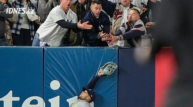 Yankees prohráli po bizarním momentu. O homerun je připravil vlastní fanoušek