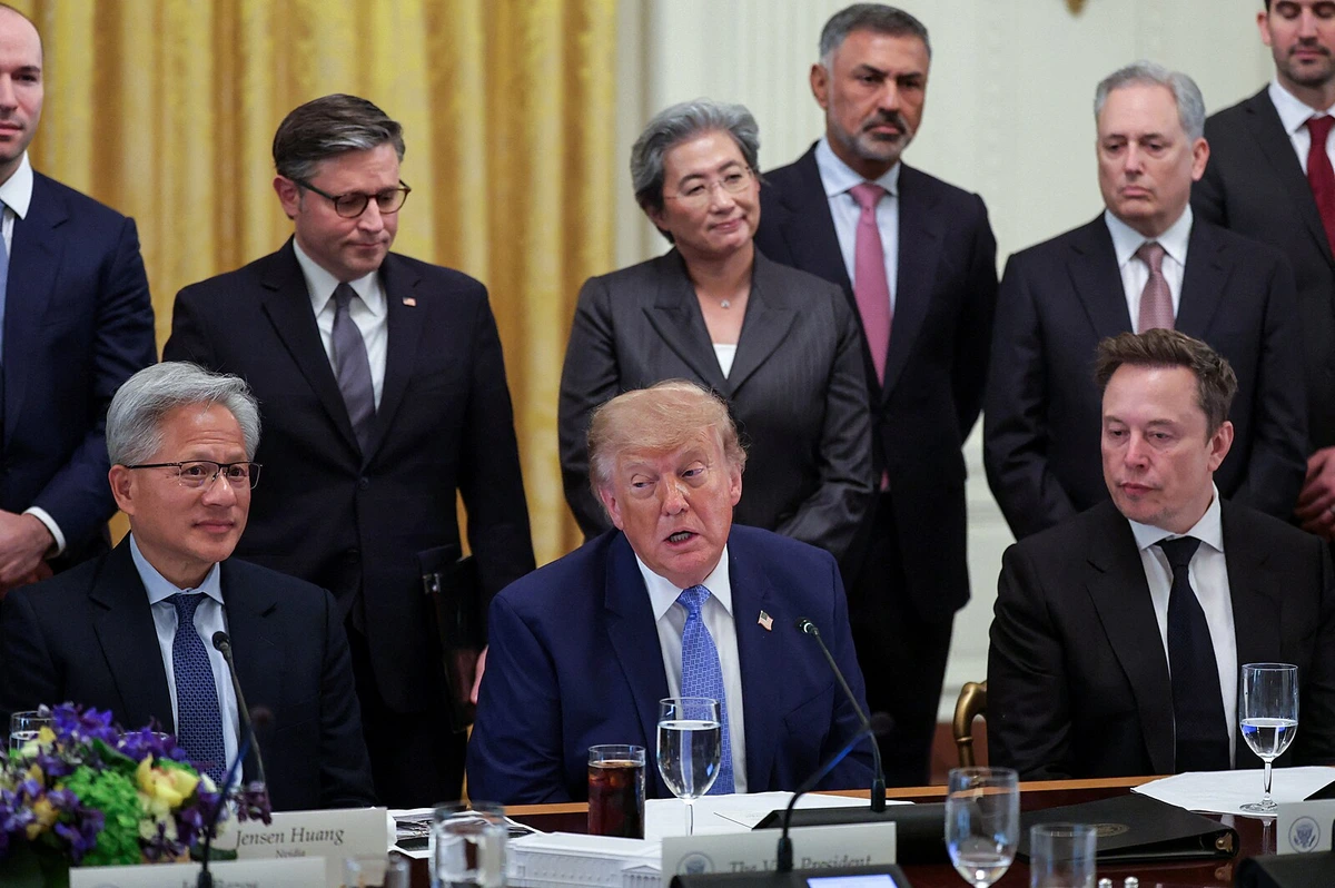 Z umělé inteligence je zakázané sousloví. Kdo ho použije, je nepřítel, varuje Trump