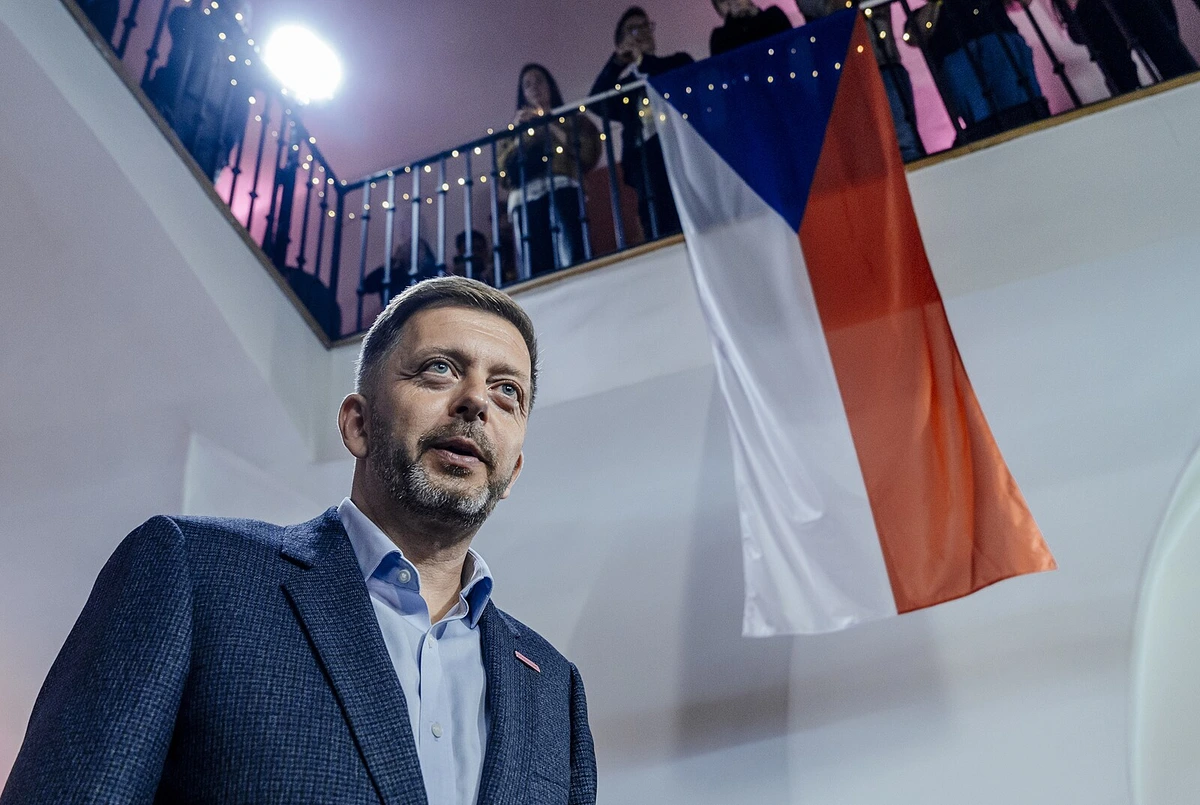 Améba ANO vlevo, améba STAN vpravo. Vítejte ve světě prázdných tweetů a reelsek