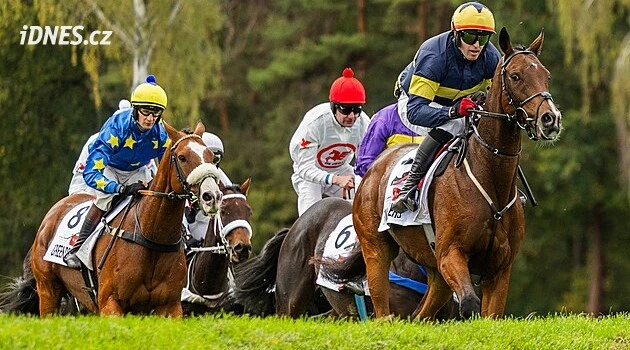 Faltejsek si přál: Ať dostih odsýpá. Irskému vítězi Velké pak pomohl i karambol soka