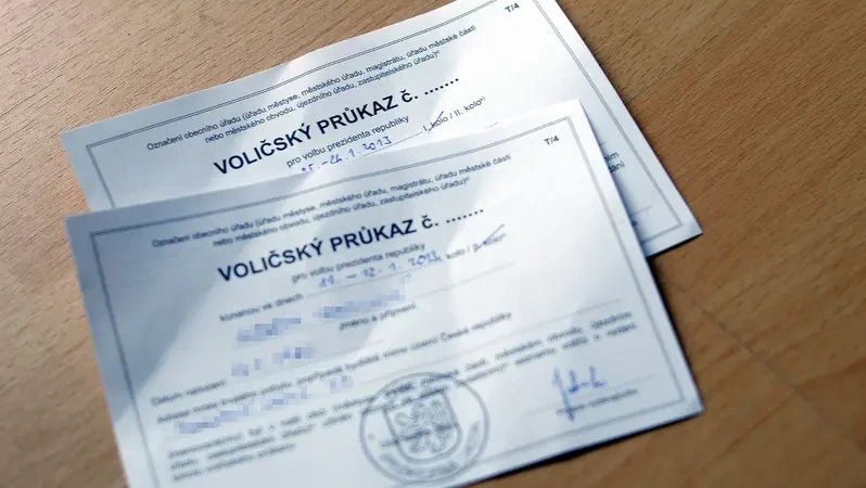 PŘEHLEDNĚ: Jak a do kdy si zažádat o voličský průkaz pro senátní volby - Novinky