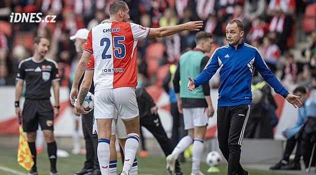 Urážlivé gesto, červená karta, potvrdila komise rozhodčích verdikt k Chorému