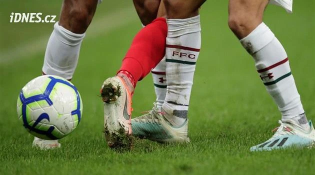Smrt přímo na hřišti. Kapitán fotbalistů z Karlovarska zkolaboval při ligovém utkání