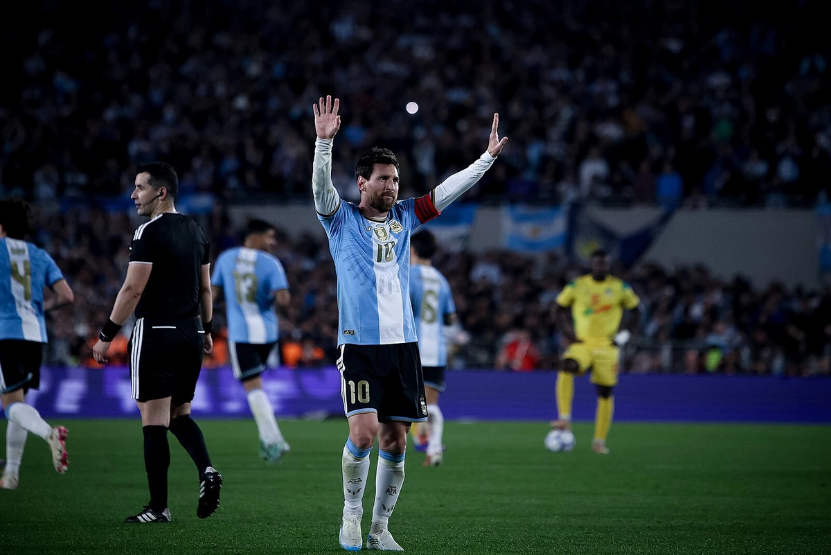 I Ronaldo vyjádřil respekt. Co Messimu napsali Neymar, Ronaldinho a spol.?