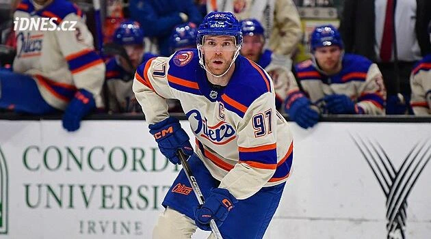 Fenomén McDavid v životní formě. Tempo má lepší než Gretzky, zaútočí na rekord?