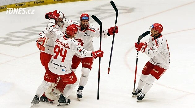 Brzký začátek v Třinci hokejisté vzali. Nestrašil se chystal pouštět s dětmi draka