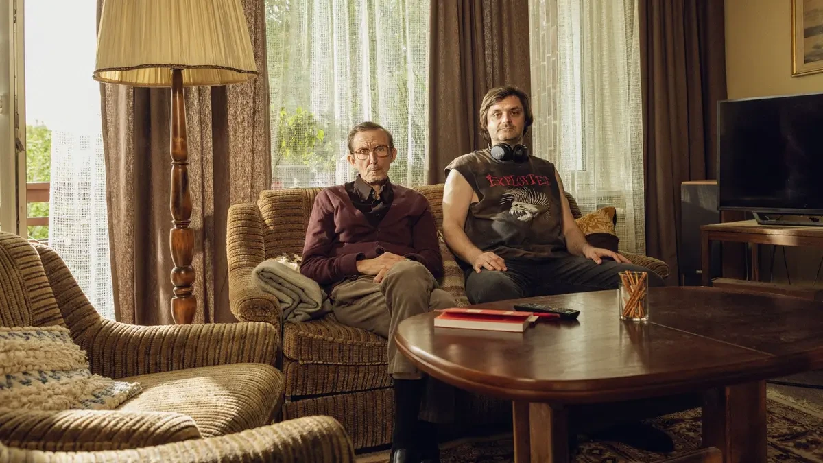 RECENZE: Filmové Město otců má osobitý styl, ale uvízlo v minulosti  - Novinky