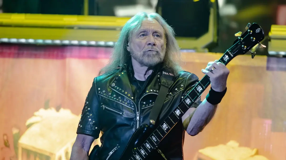 Baskytarista Ian Hill opustil kapelu Judas Priest - Novinky