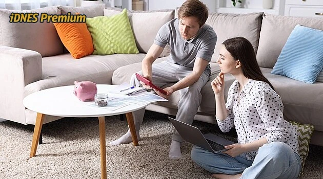 Hlídáte každou slevu, a přesto neušetříte? Problém může být jinde