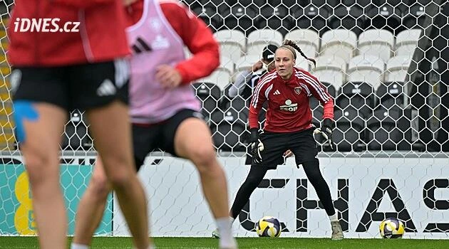 Bára Votíková byla můj vzor, teď jsme spoluhráčky, říká gólmanka Jílková