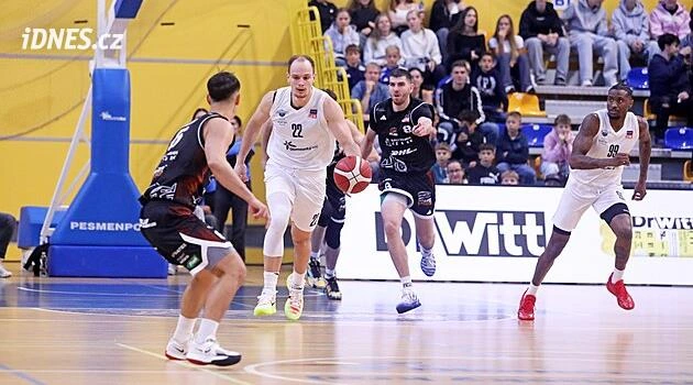 Plzeň slaví první výhru. Nováček NBL si vyšlápl na Olomoucko