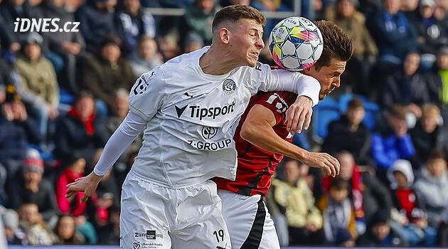 ONLINE: Sparta - Slovácko, domácí mají sedm změn, v sestavě jediný český hráč