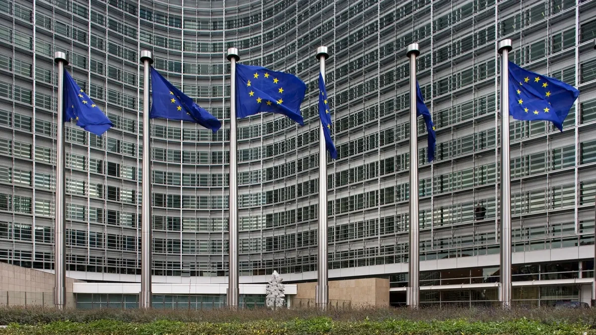 Brusel zoufale hledá víc než bilion na financování Ukrajiny - Novinky