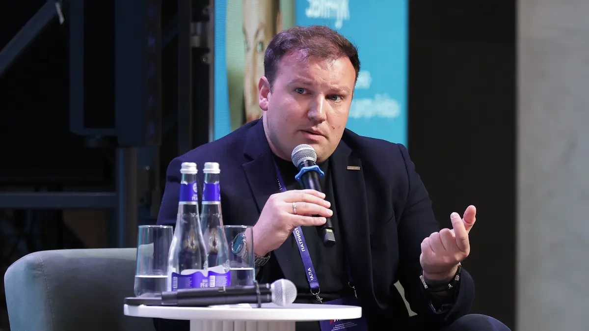 V Černé Hoře zadrželi šéfa ruské vlivové sítě Rybar, propagandistu Zvinčuka - Novinky