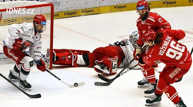 Pardubice – Třinec v TV: Kde sledovat šlágr extraligy živě, sázkové kurzy