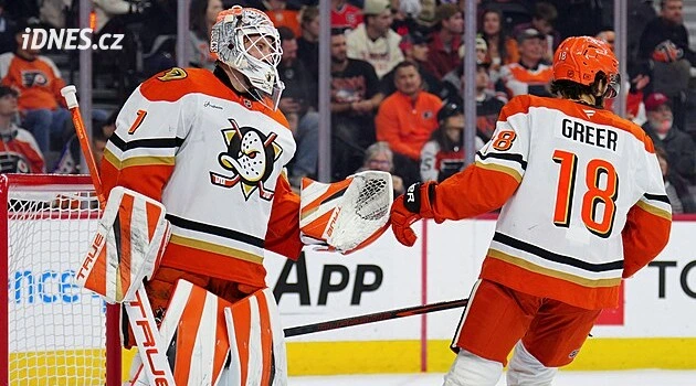 Anaheim přestřílel Philadelphii, k výhře přispěl i brankář Dostál