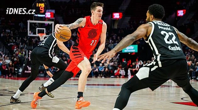 Krejčí dal v přípravě na NBA deset bodů, Portland si zastřílel proti Londýnu