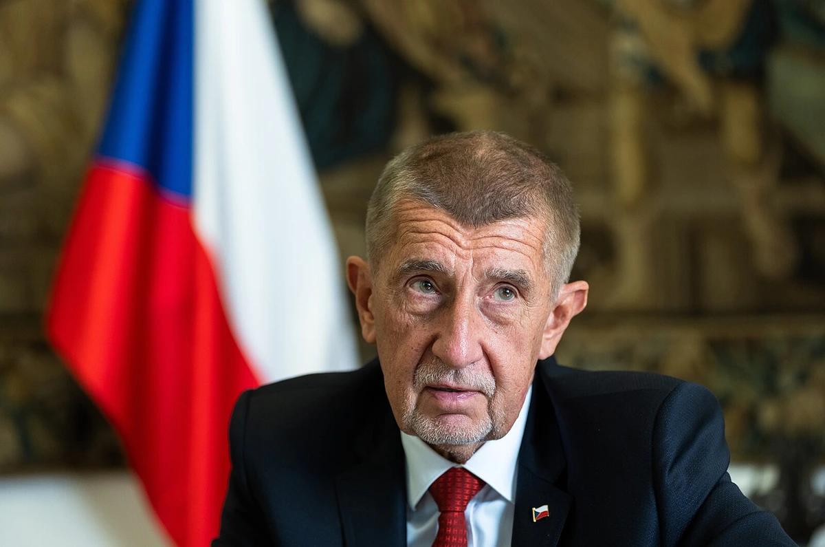 Babiše ze závěru kampaně vyřadila horečka. S Hušbauerem si zavolal