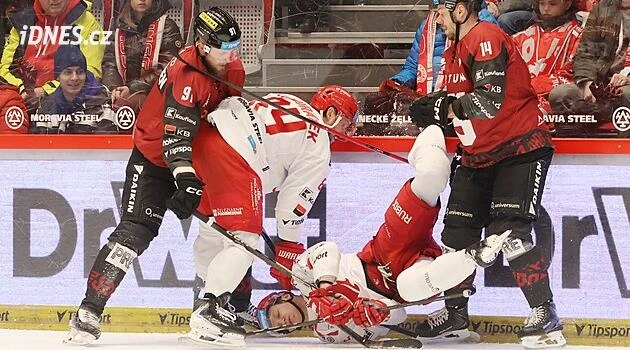 Sparta – Třinec v TV: Kde sledovat extraligu živě, kurzy a statistiky