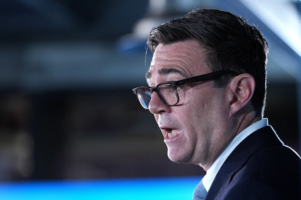 Obrat v Británii. Rusko ovlivňovalo brexit, přiznal Burnham a varoval Němce